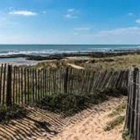Maison Calme Proche Et Commerces A Holiday home