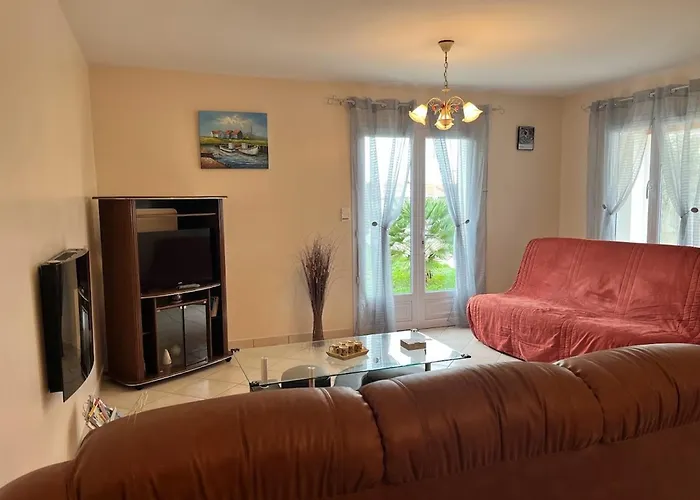 Casa vacanze Maison Calme Proche Et Commerces à - Fr-1-194-313